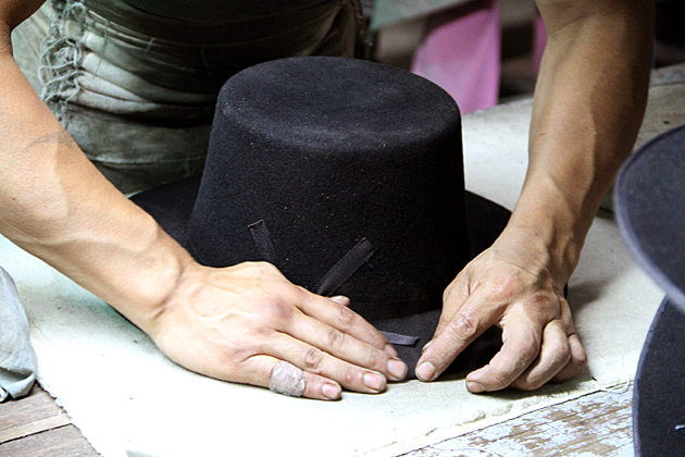 Read more about the article A Tour of Sucre’s Hat Factory