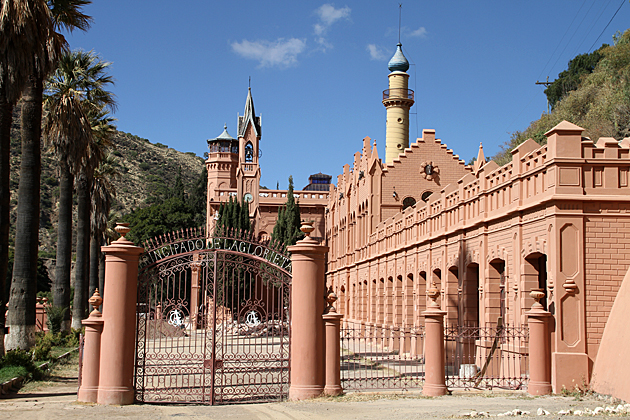 Read more about the article Glorieta Castle is Ridiculous … In a Good Way … Mostly